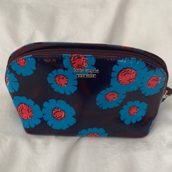 Kate Spade Small Dome Cosmetic Case - Picture 1 of 4